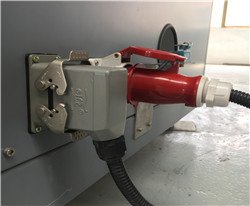 plug on vacuum table