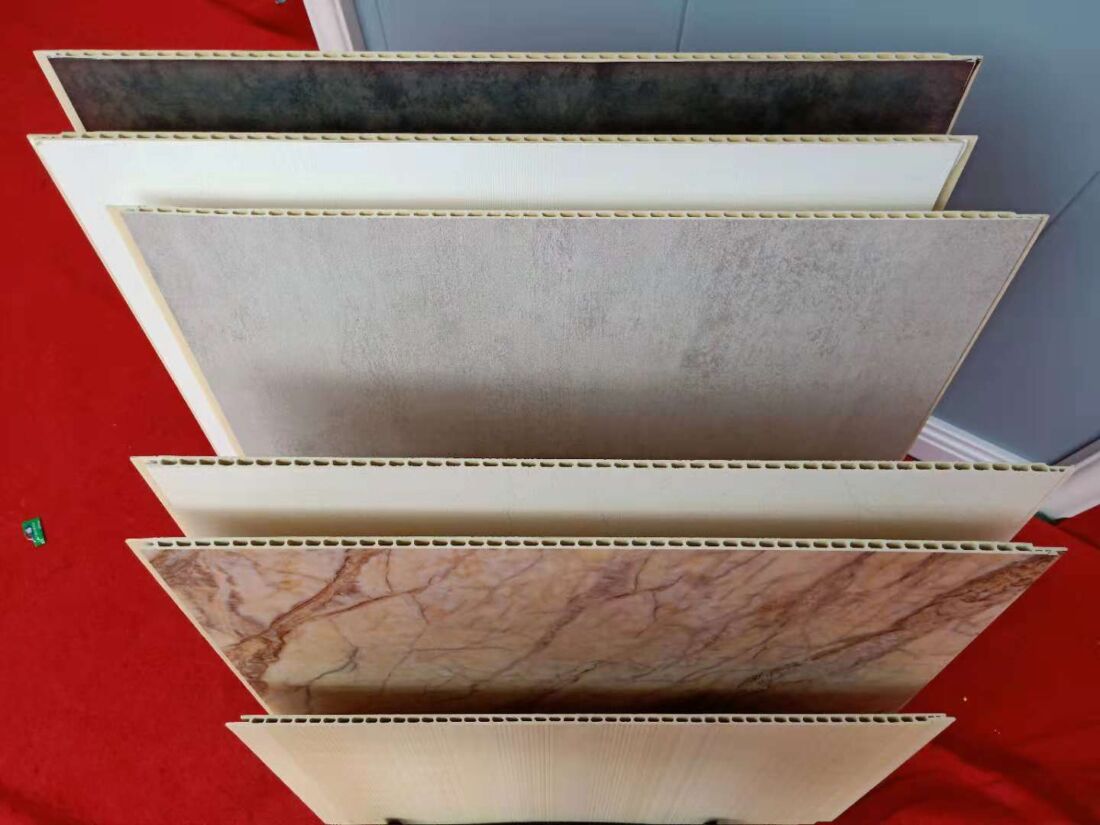 Die head for PVC wall panels