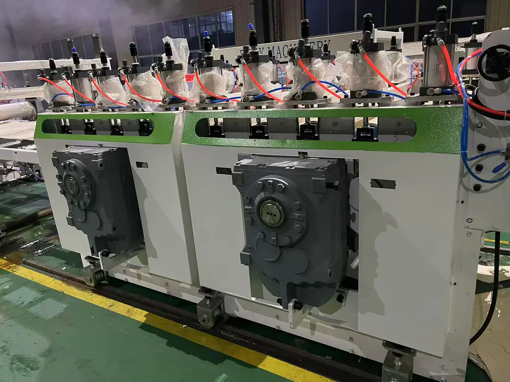 Components for BENK plastic extrusion production line