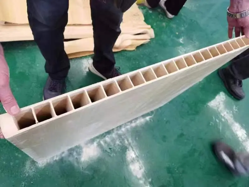 Hollow core board