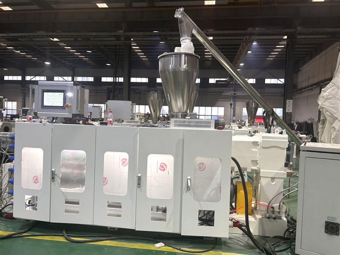 Vacuum calibration tanks — 63-160 mm PVC pipe - BENK Machinery