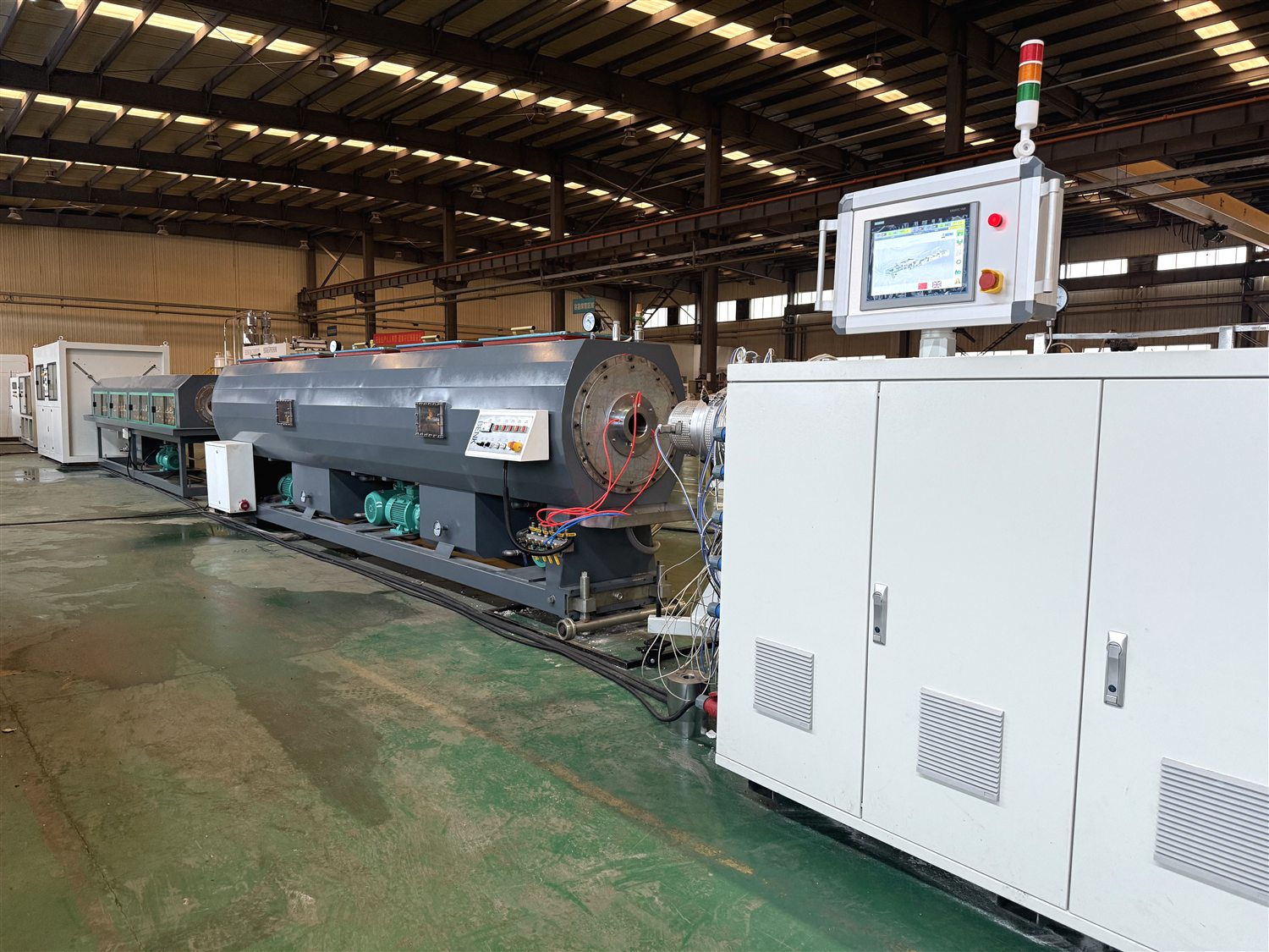 Vacuum calibration tank with 160-450 mm PVC pipe - BENK Machinery