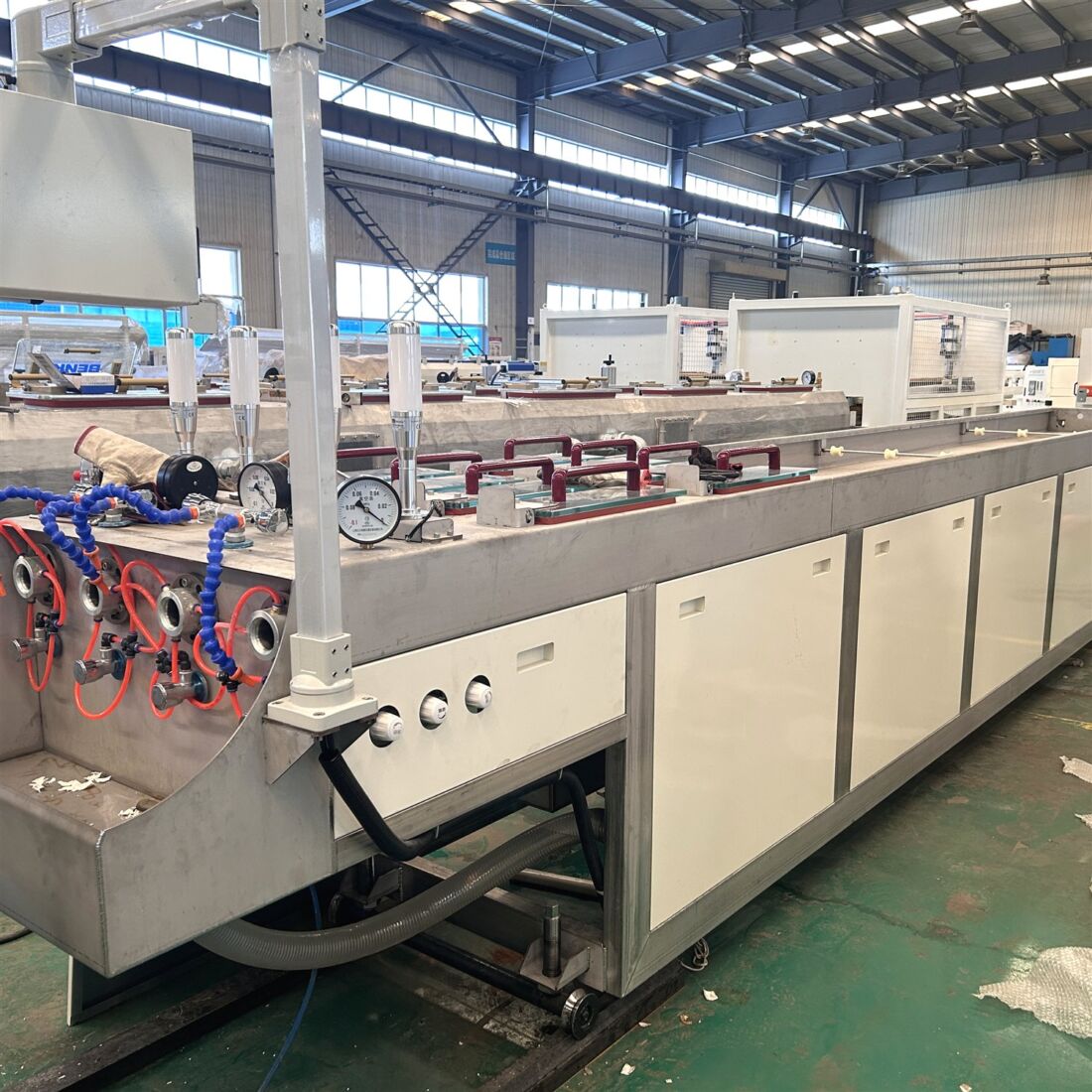 Fully automatic belling machine (one-out-four) - 40 mm and 16-32 mm PVC pipe - BENK Machinery