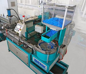 Dripper feeding and rotary assembly station