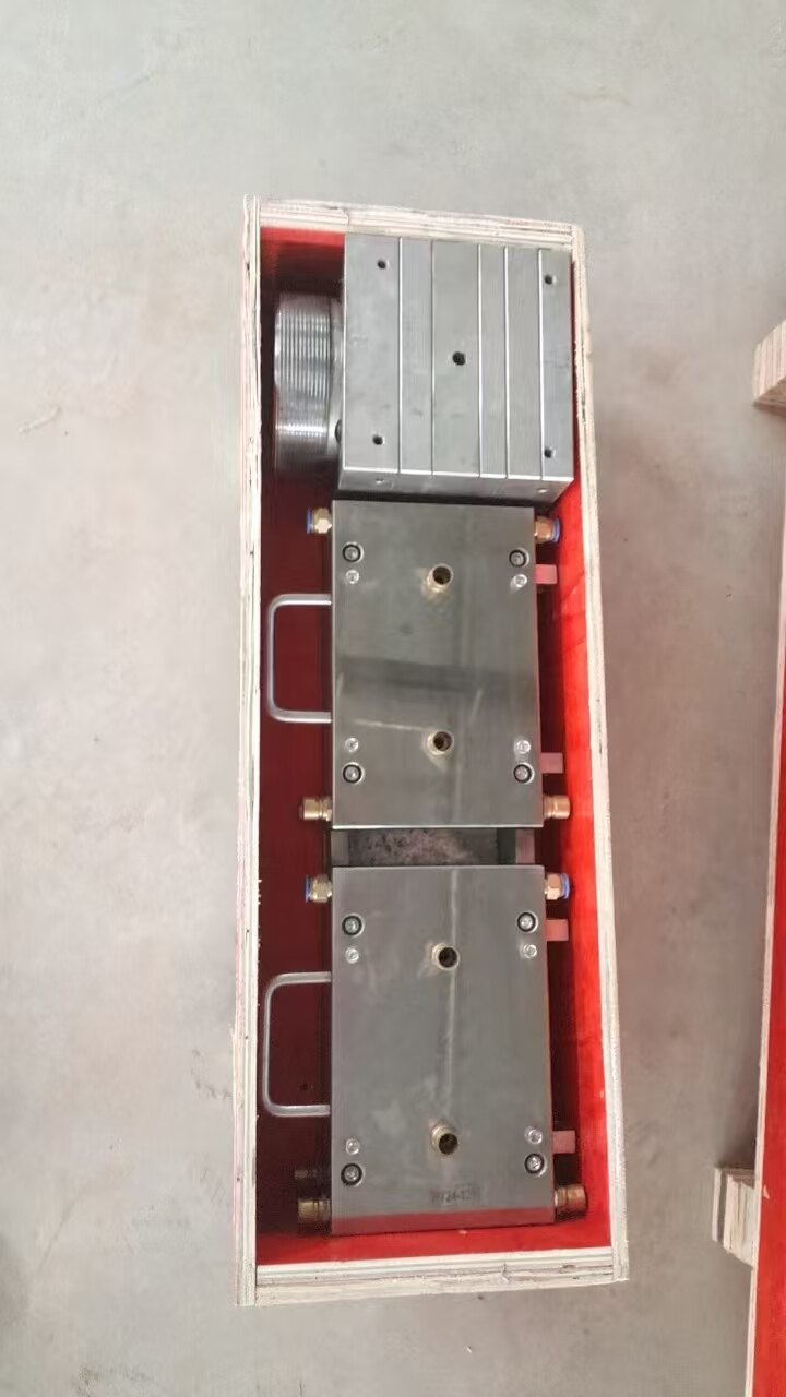 Example of Calibration unit for the production of PVC window profiles