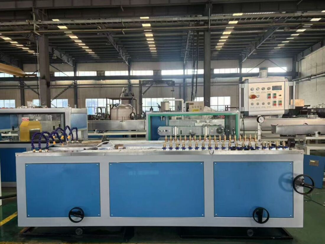 PVC ceiling panel extrusion line - vacuum calibration table