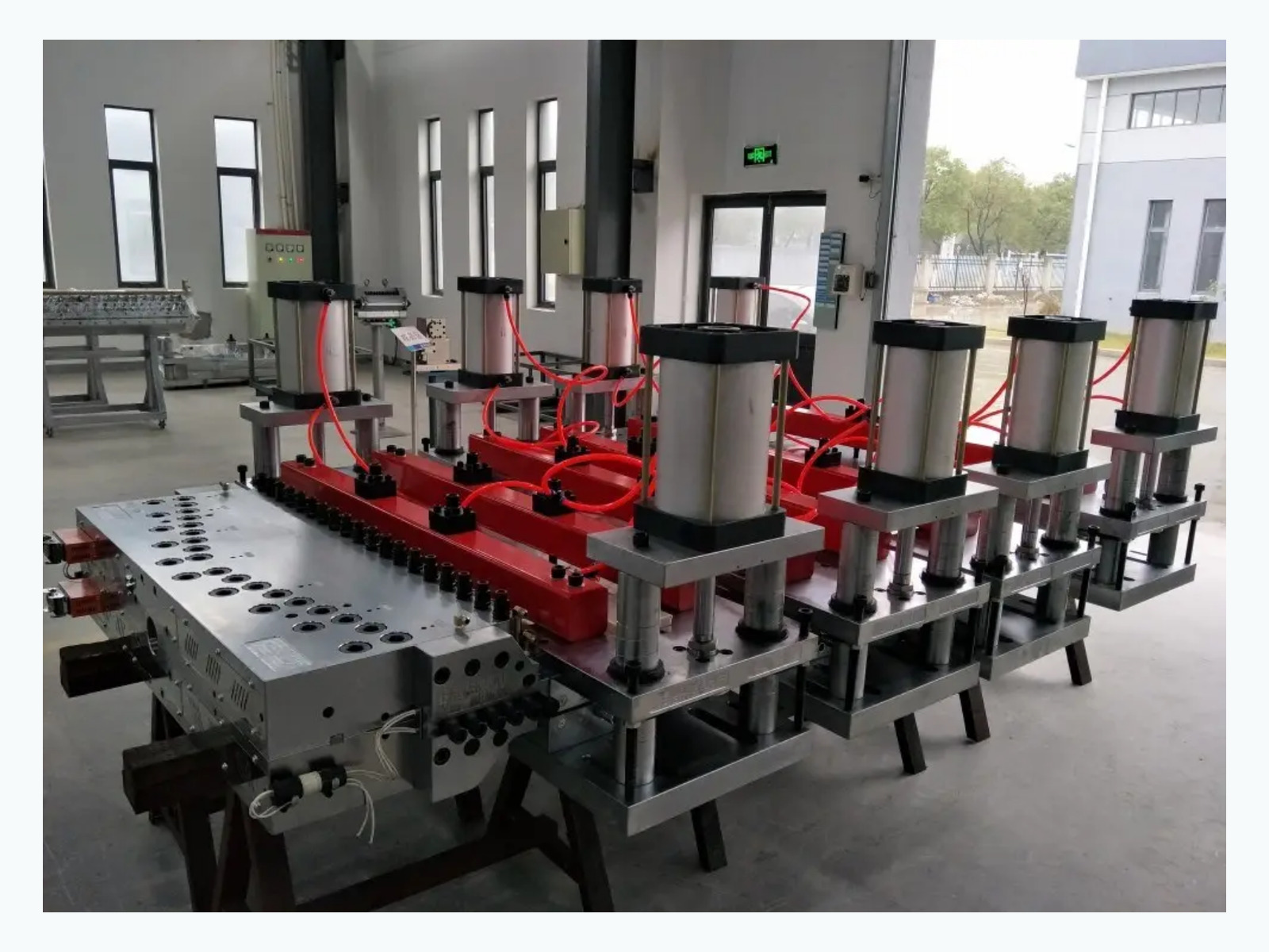 PVC foam board forming die