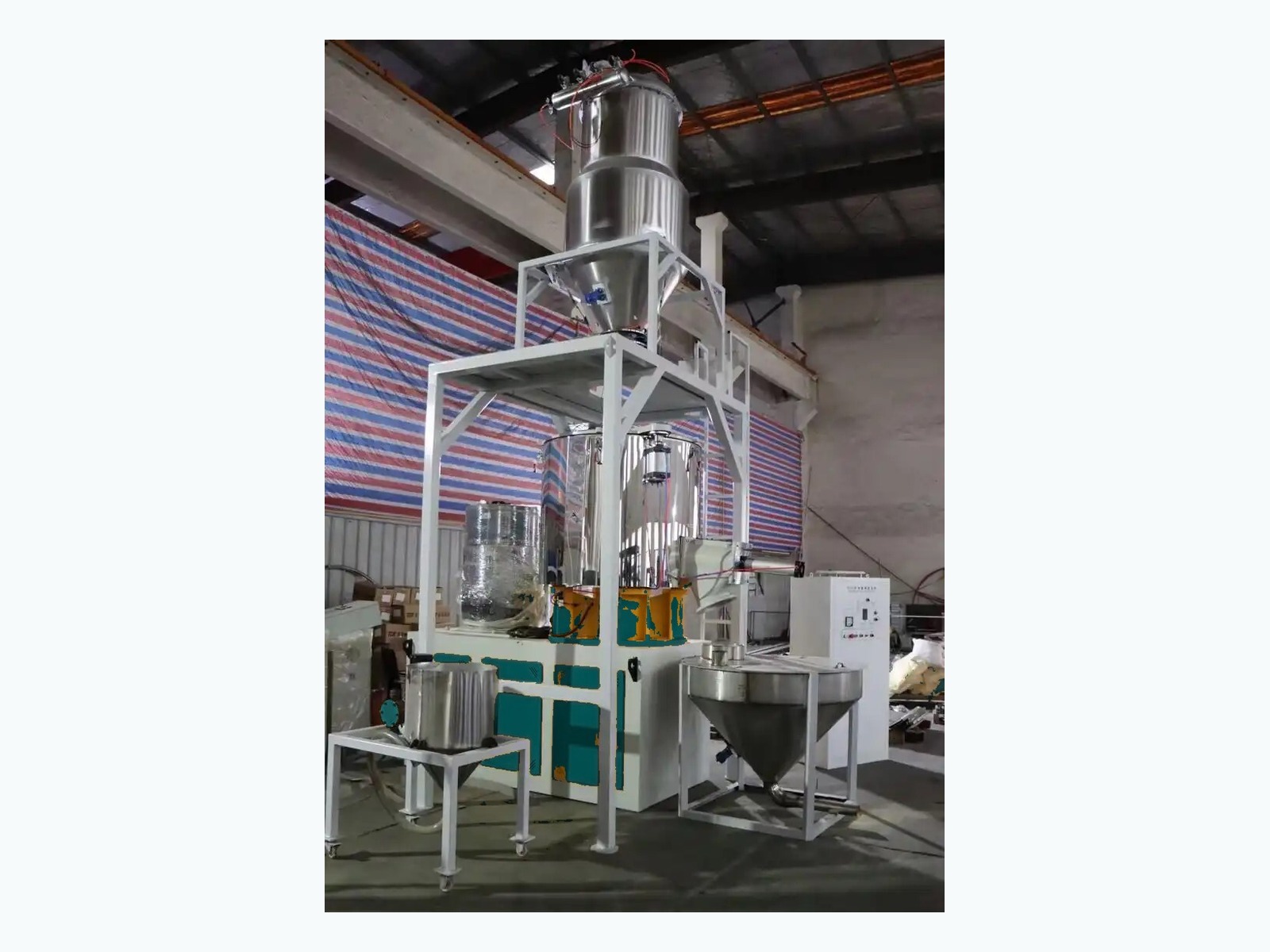 PVC mixing machine with vacuum feeder